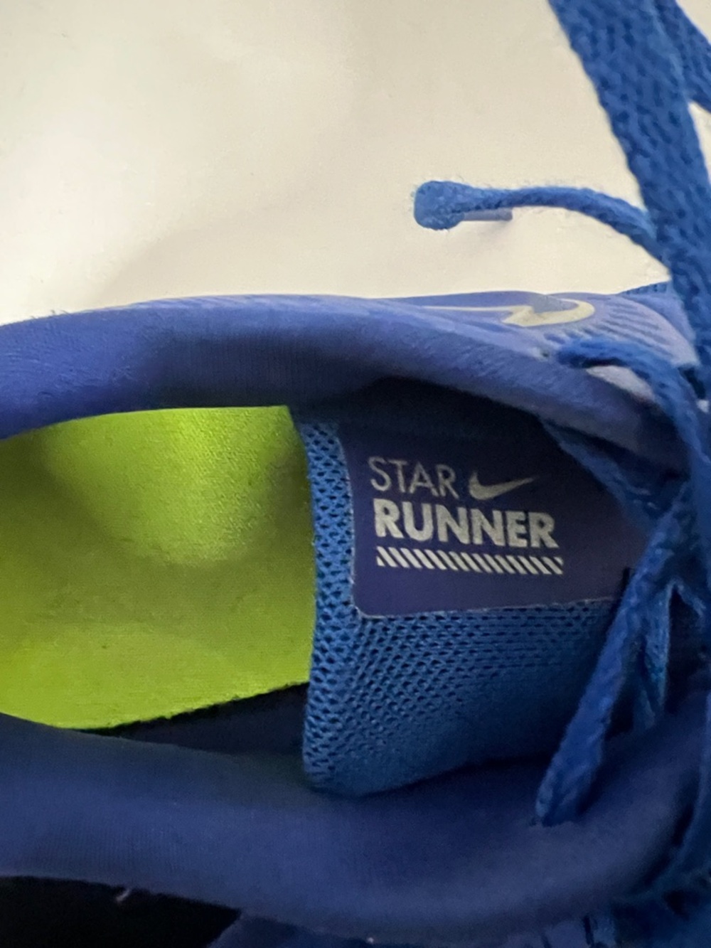 Nike Star Runner Sneakers size 5.5Y - Picture 2 of 9
